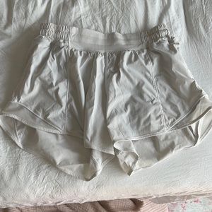 Lululemon Hotty Hot shorts size 6